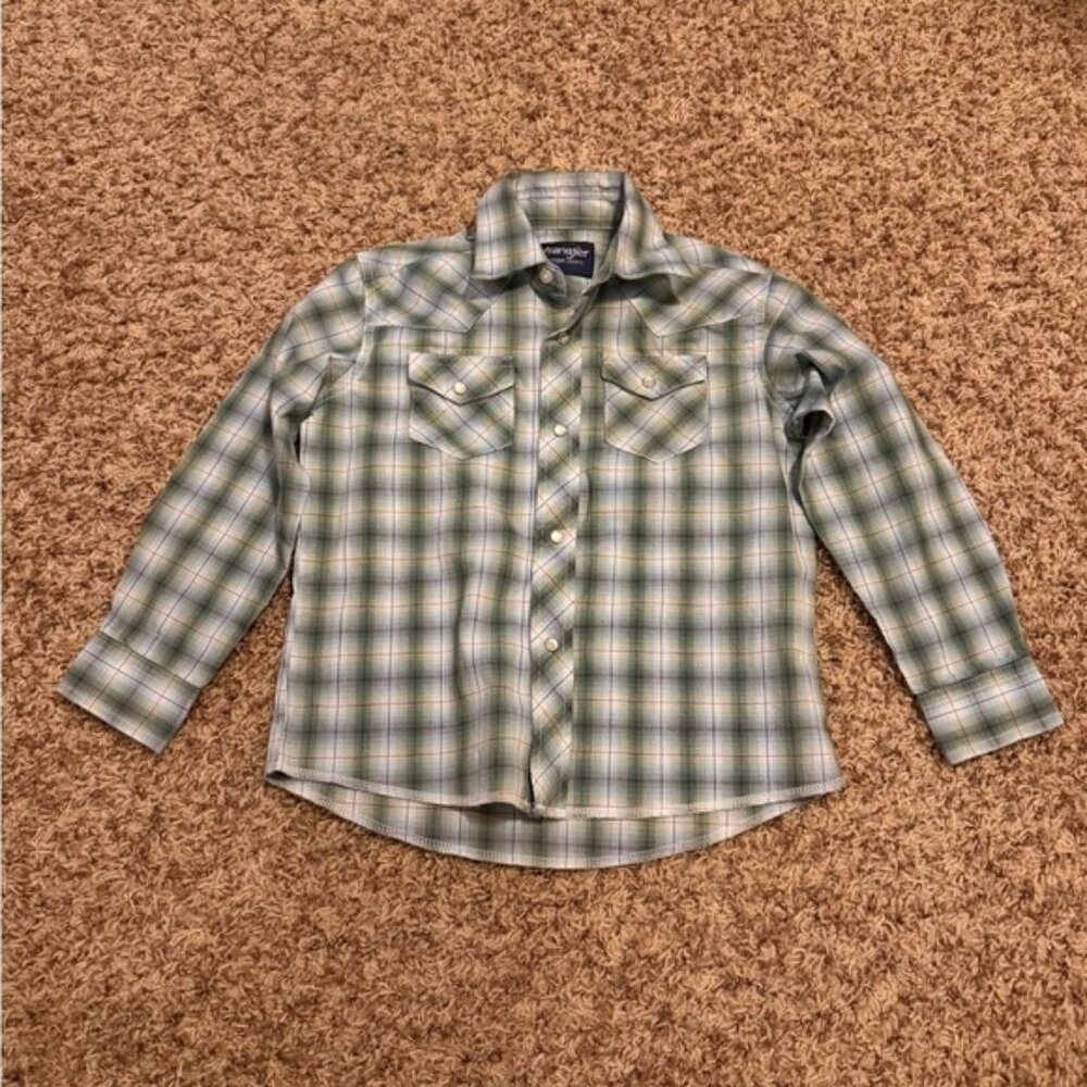 Wrangler Plaid Button-Up Shirt size small 5/6